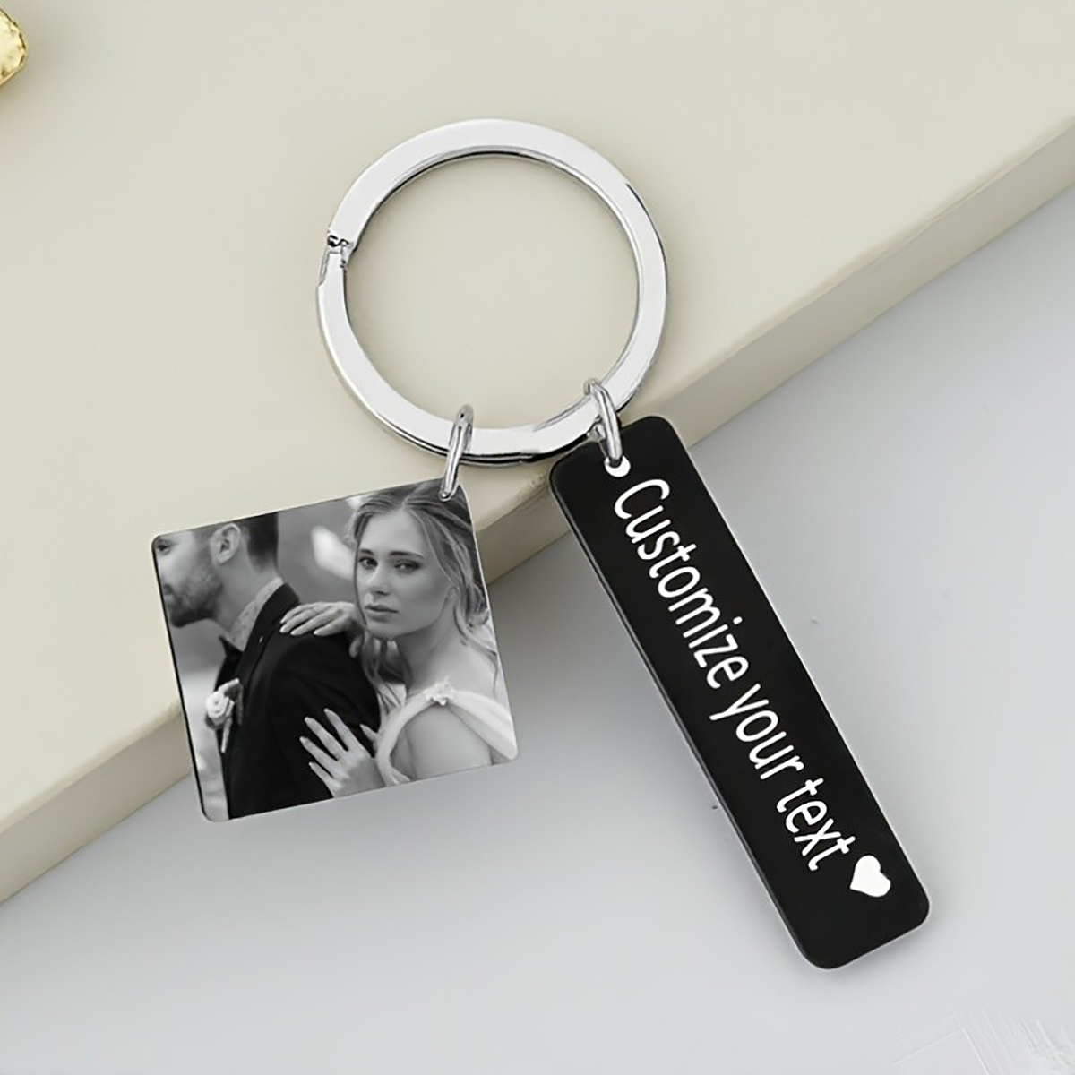 Gantungan kunci foto bundar da - Initial Ring Custom ulasan dan harga